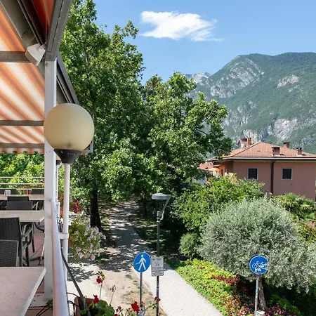Apartment Al Ponte Adiacente Al Parco, Vicino All'ospedale E Centro *